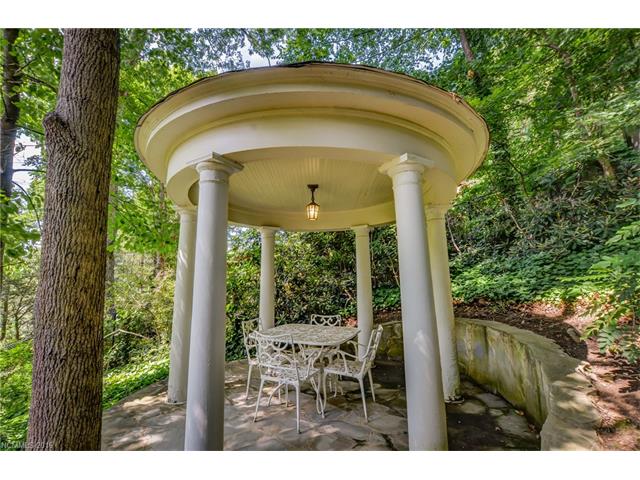 27 Fairmont Road, Asheville, NC 28804