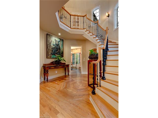 400 Lynn Cove Road, Asheville, NC 28804