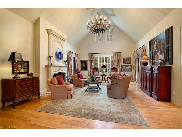 400 Lynn Cove Road, Asheville, NC 28804