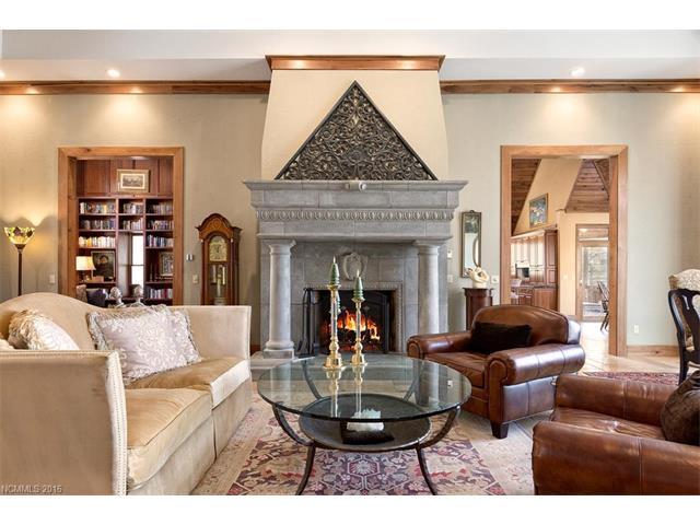 462 Lynn Cove Road, Asheville, NC 28804