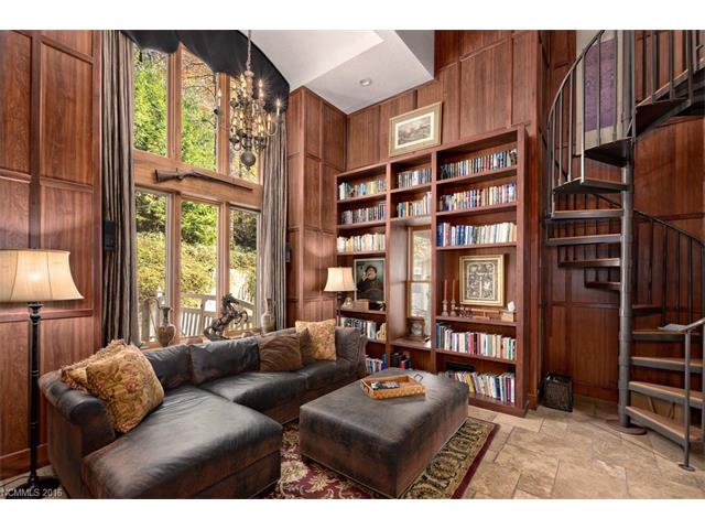 462 Lynn Cove Road, Asheville, NC 28804