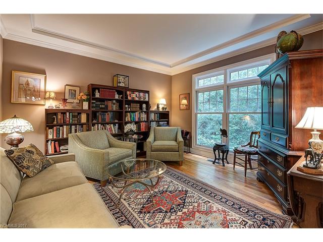 34 Hawk View Drive, Asheville, NC 28804