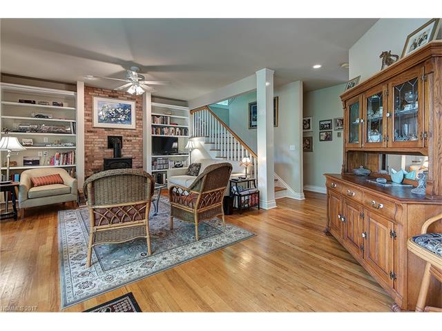 34 Hawk View Drive, Asheville, NC 28804
