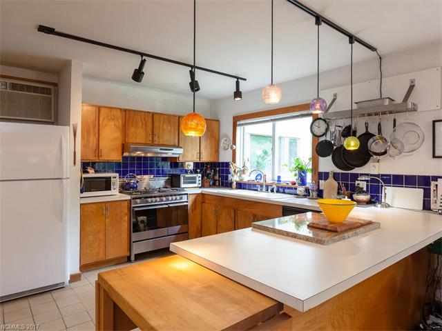 2 Lookout Road, Asheville, NC 28804