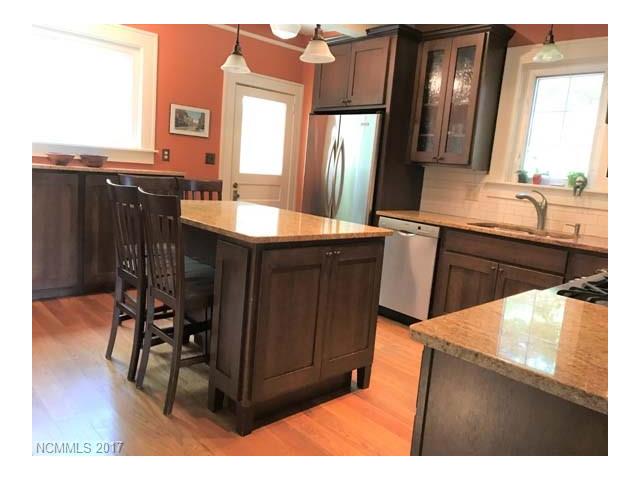 35 Mount Vernon Circle, Asheville, NC 28804