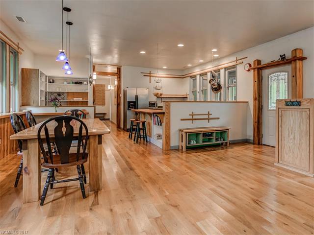 219 Azalea Road E, Asheville, NC 28805