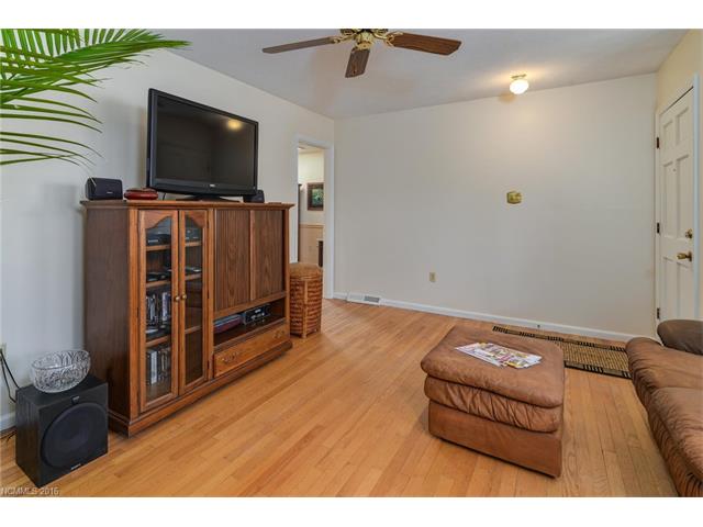 8 Ferncliff Drive, Asheville, NC 28805