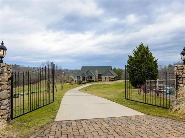 93 Plantation Drive, Asheville, NC 28806