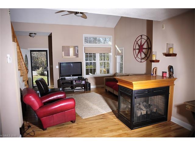 13 Ridge Runner Lane, Asheville, NC 28806