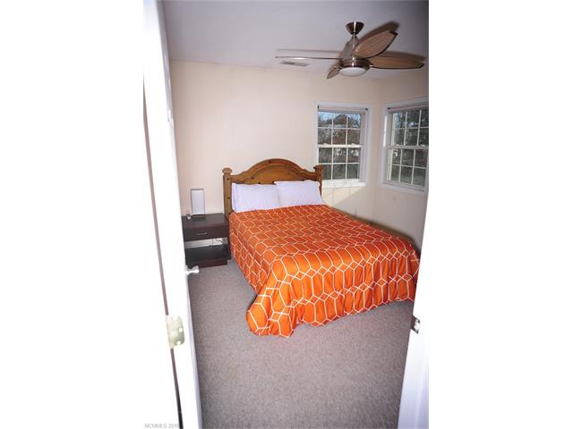 13 Ridge Runner Lane, Asheville, NC 28806