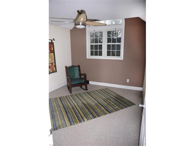 13 Ridge Runner Lane, Asheville, NC 28806