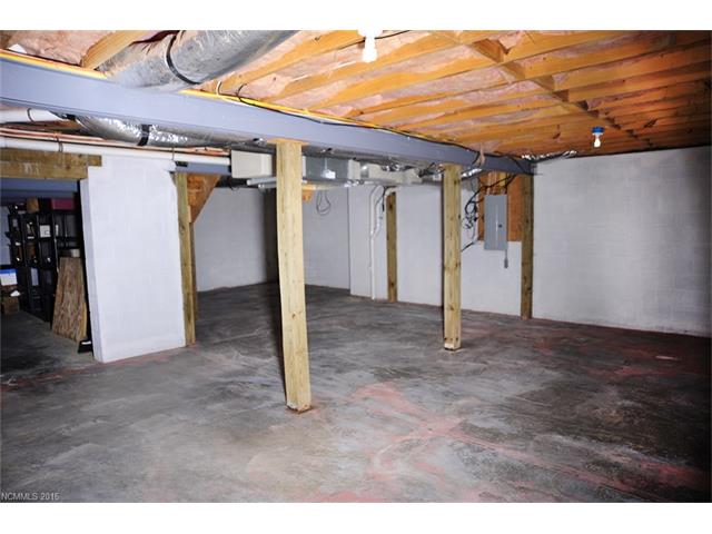 13 Ridge Runner Lane, Asheville, NC 28806