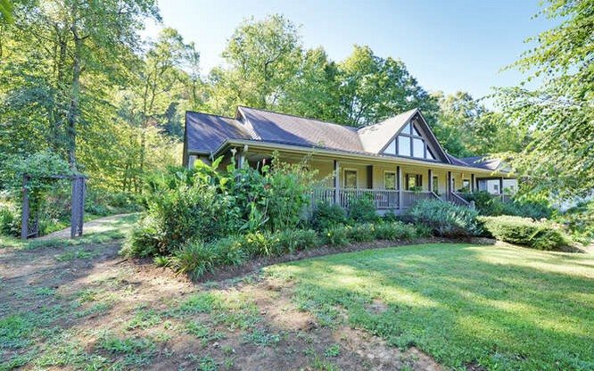 100 TUSQUITTEE MEADOWS, Hayesville, NC 28904