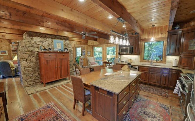 100 TUSQUITTEE MEADOWS, Hayesville, NC 28904