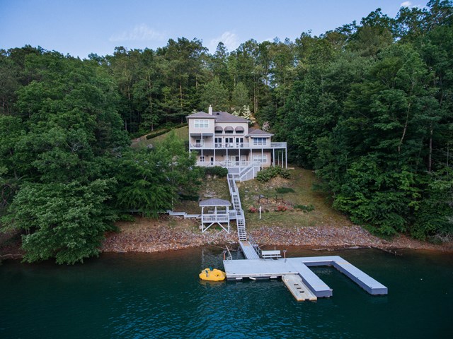 740 Ridgewood Dr, Murphy, NC 28906