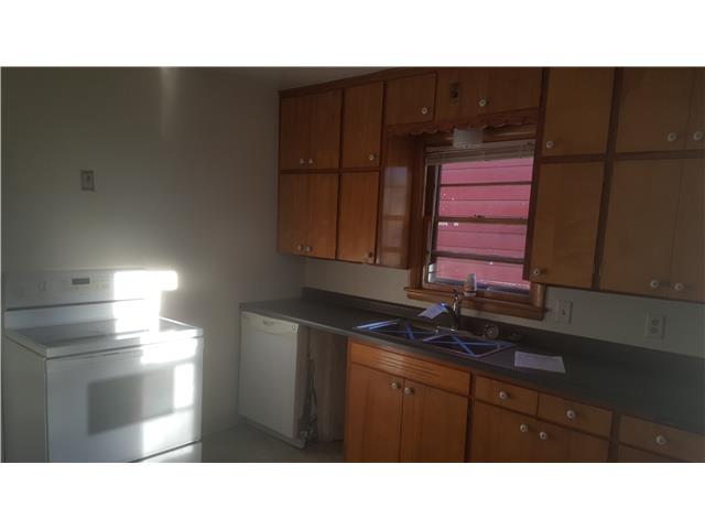 718 11th St NEMinot, ND, 58703Ward County