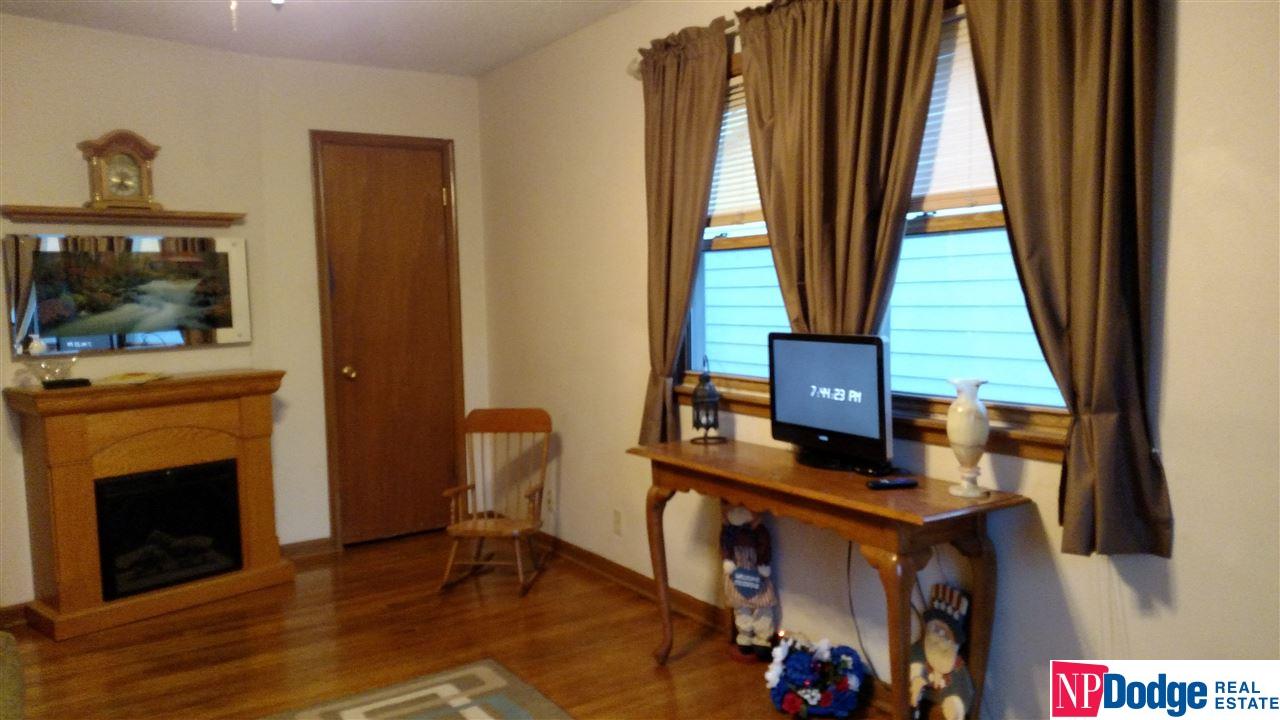 407 W 22nd, Bellevue, NE 68005