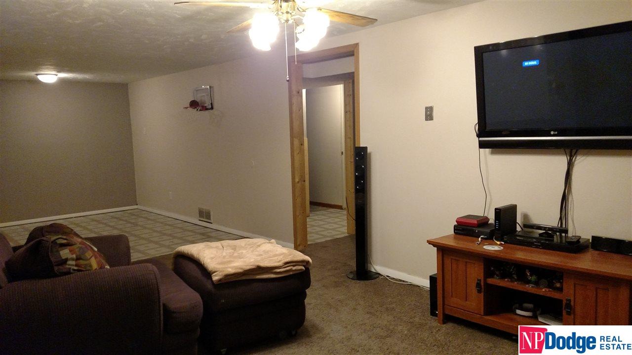 407 W 22nd, Bellevue, NE 68005