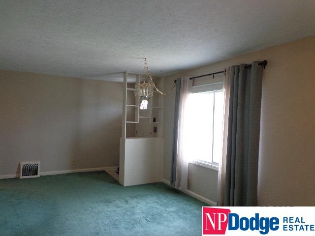 923McLaughlin, Bellevue, NE 68005