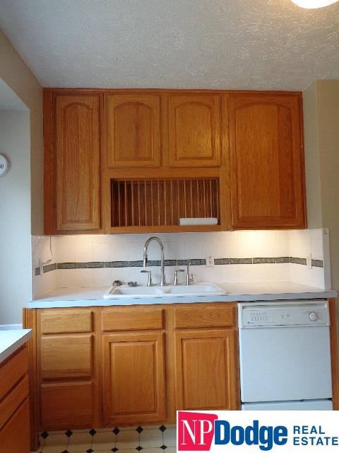923McLaughlin, Bellevue, NE 68005