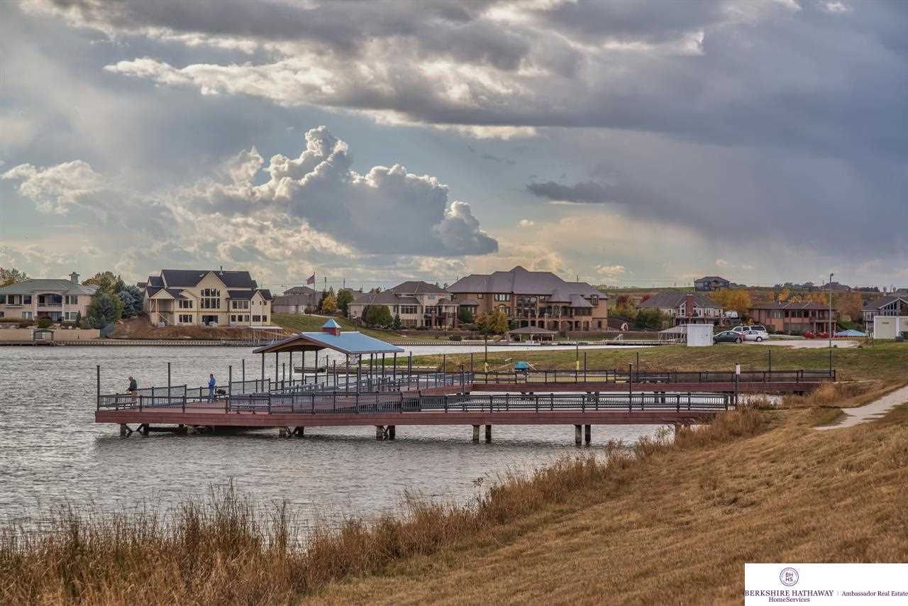 17617 N Reflection, Bennington, NE 68007