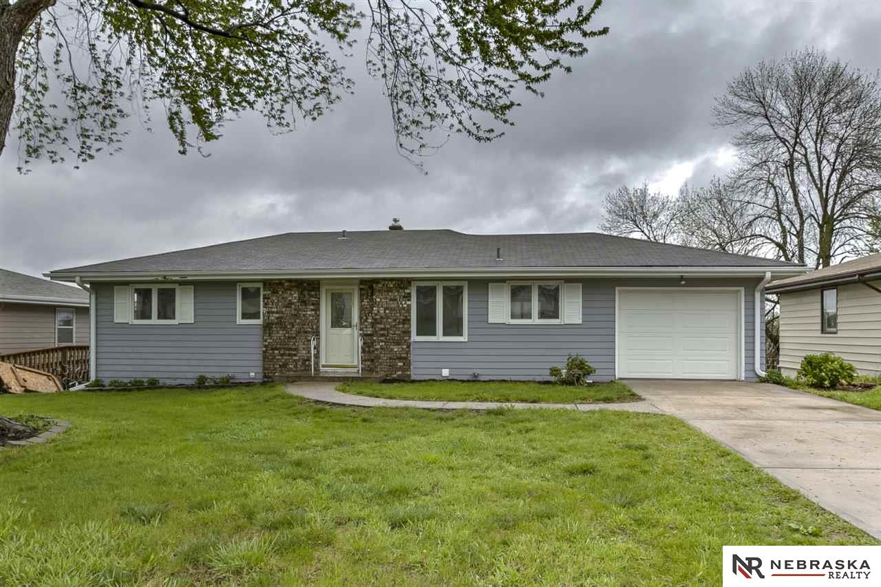433 N Molley, Bennington, NE 68007