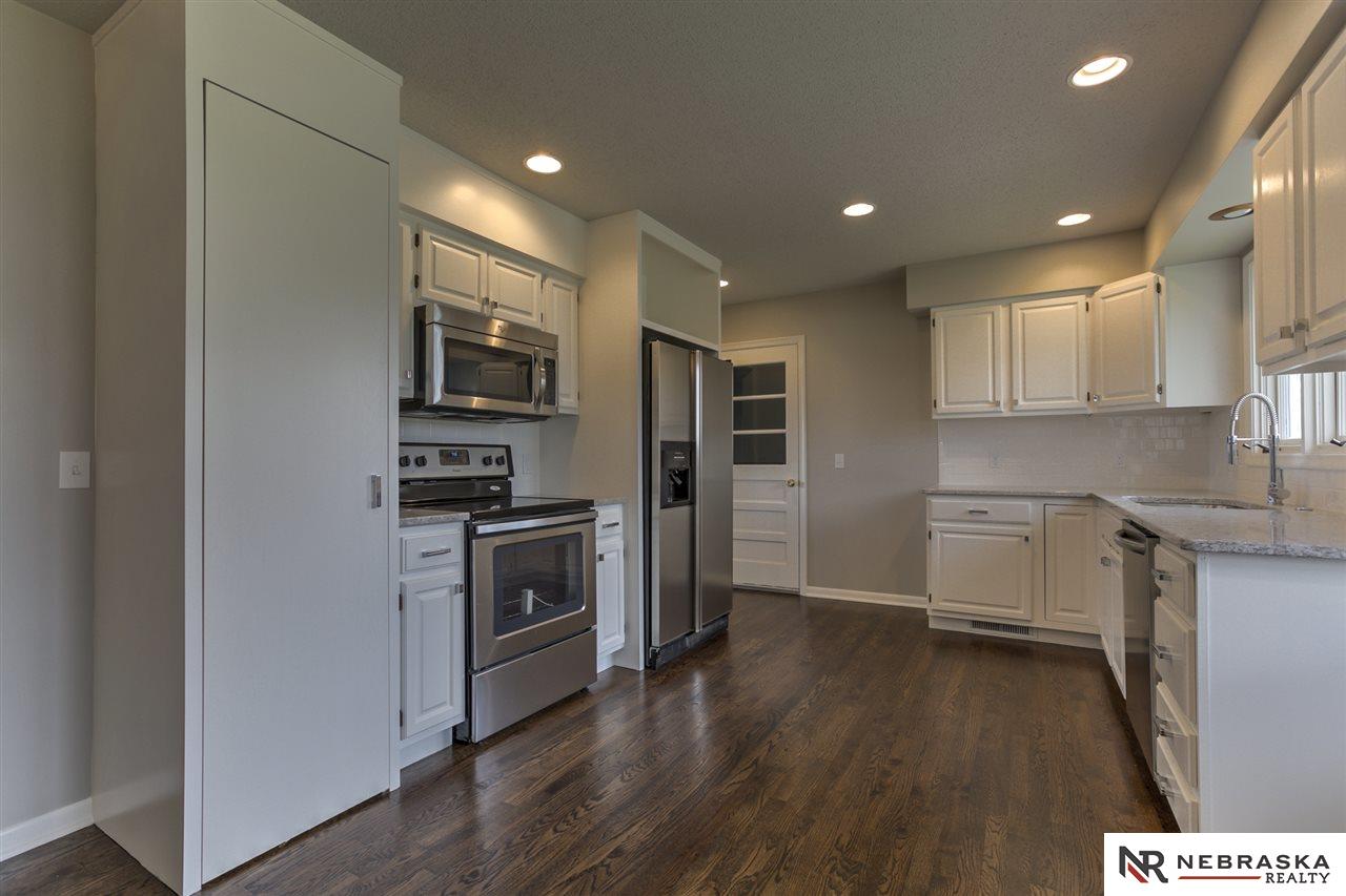 433 N Molley, Bennington, NE 68007