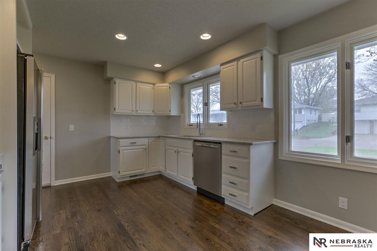 433 N Molley, Bennington, NE 68007