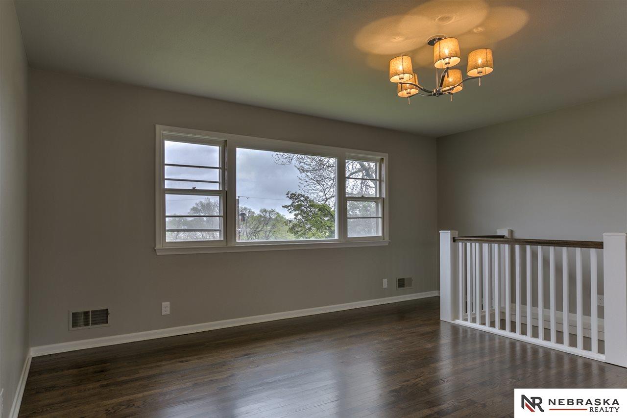 433 N Molley, Bennington, NE 68007