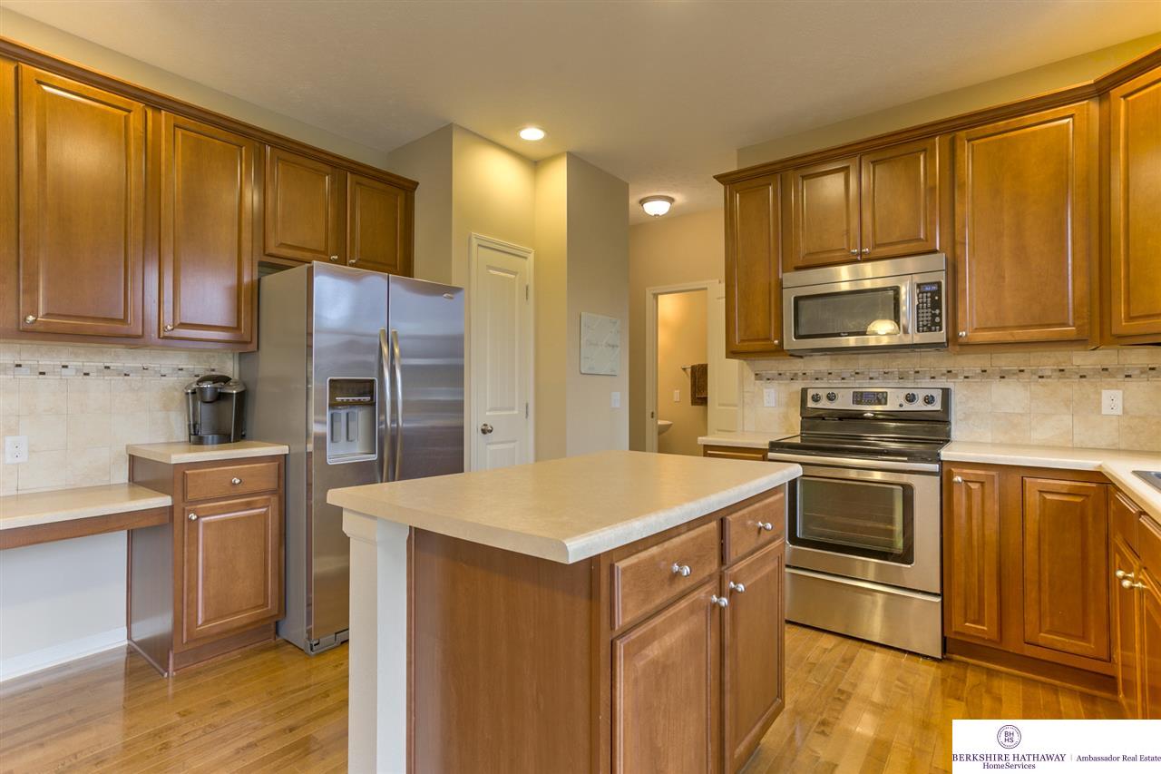 15908Hanover Falls, Bennington, NE 68007