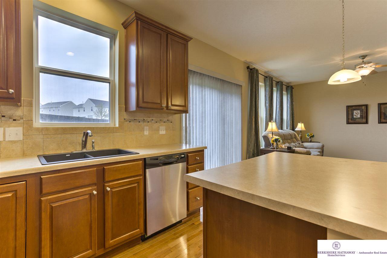 15908Hanover Falls, Bennington, NE 68007