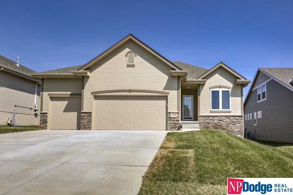 16018Potter, Bennington, NE 68007