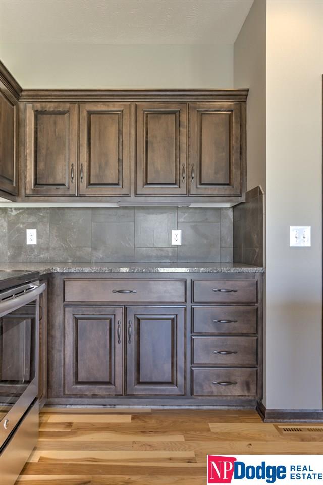 16018Potter, Bennington, NE 68007