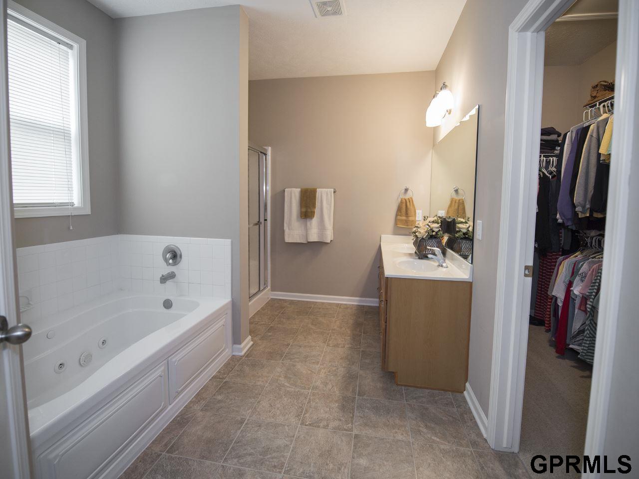 8808 N 157th, Bennington, NE 68007