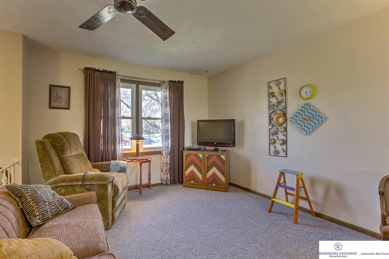 2632Larsen, Blair, NE 68008