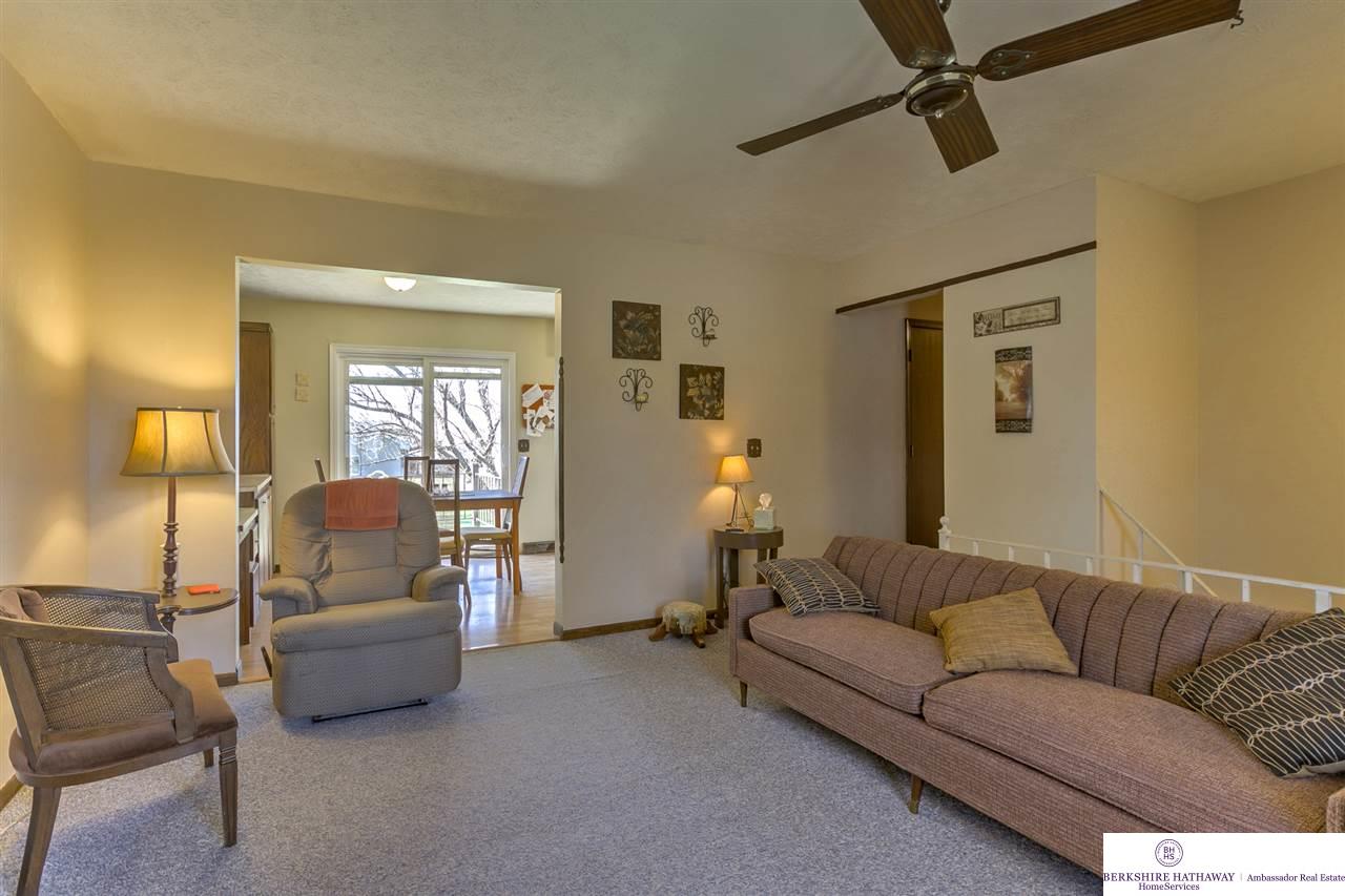 2632Larsen, Blair, NE 68008