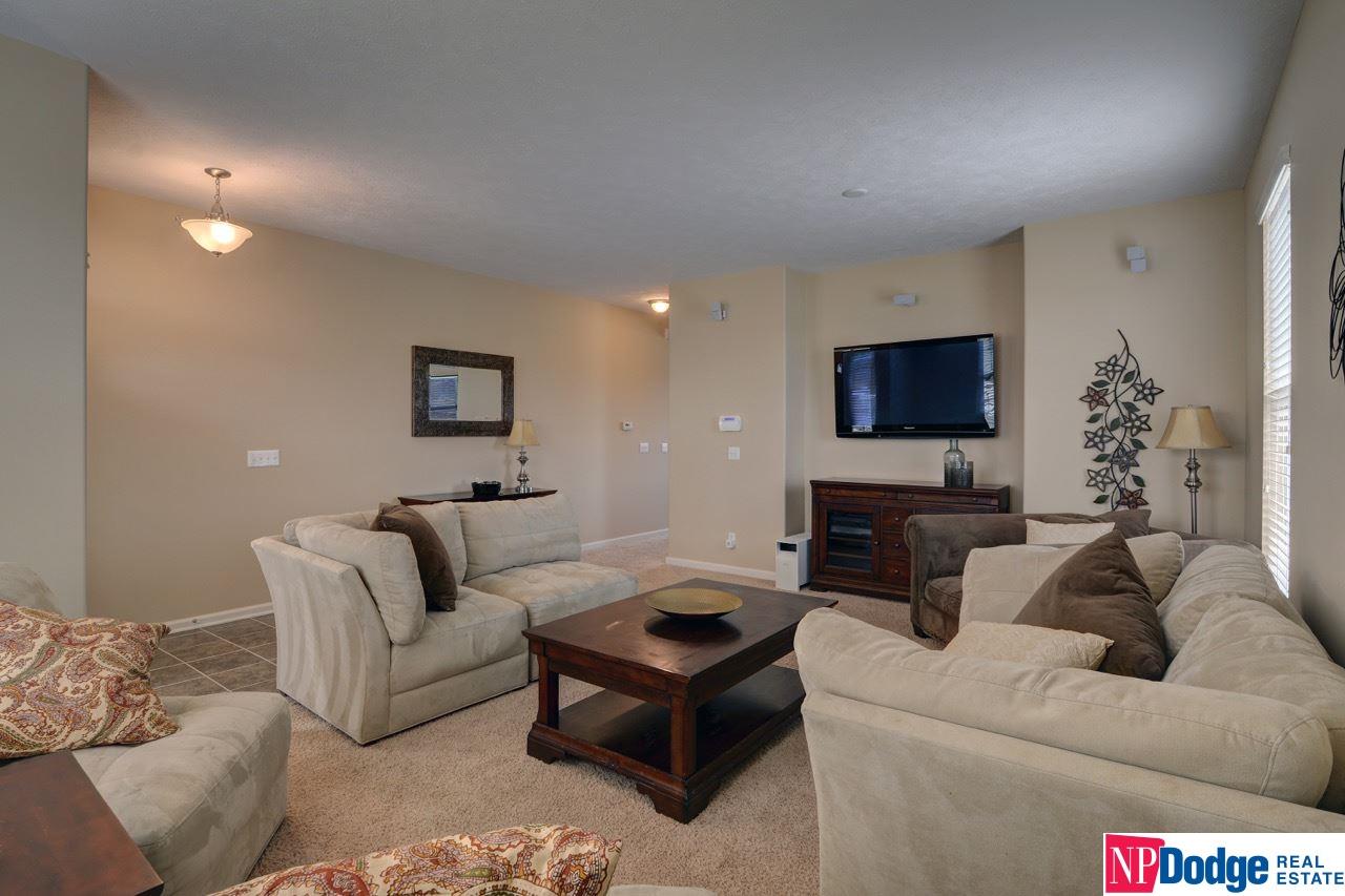 1520 N 209th, Omaha, NE 68022