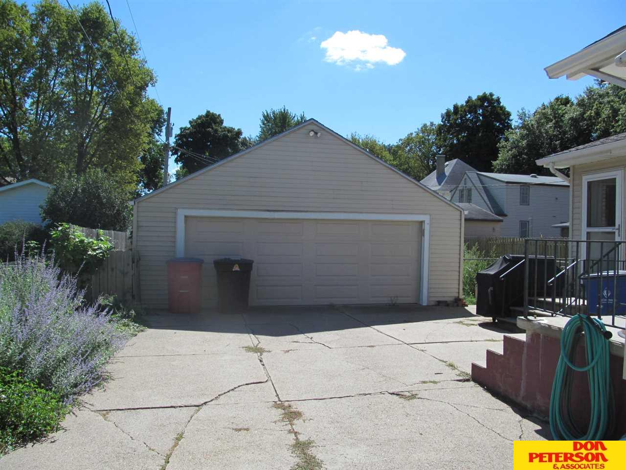 235 W LINDEN, Fremont, NE 68025