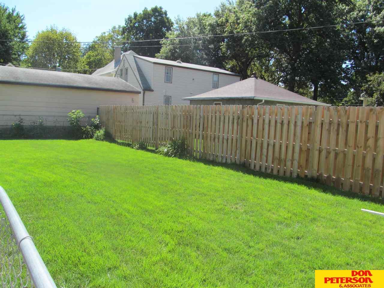 235 W LINDEN, Fremont, NE 68025