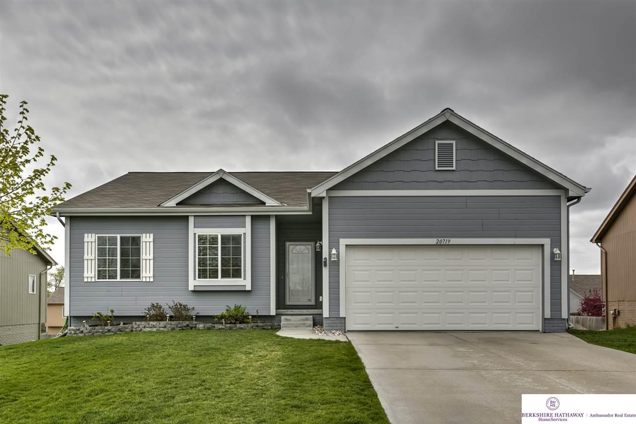20719Locust, Gretna, NE 68028