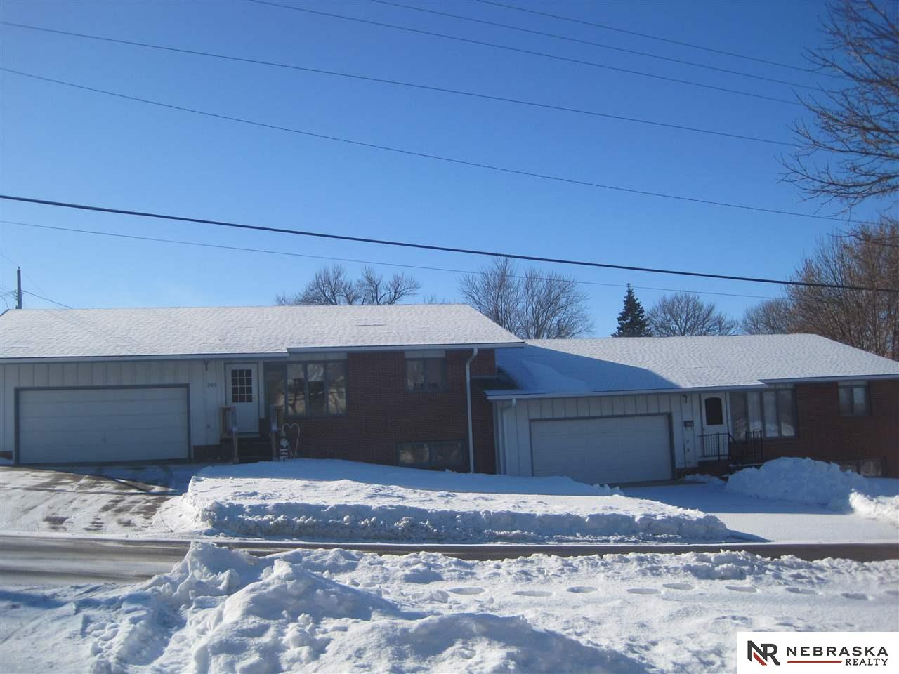 203 E 3rd, Oakland, NE 68045