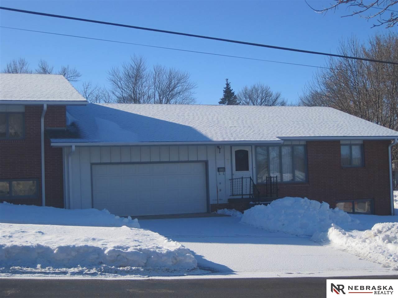 203 E 3rd, Oakland, NE 68045