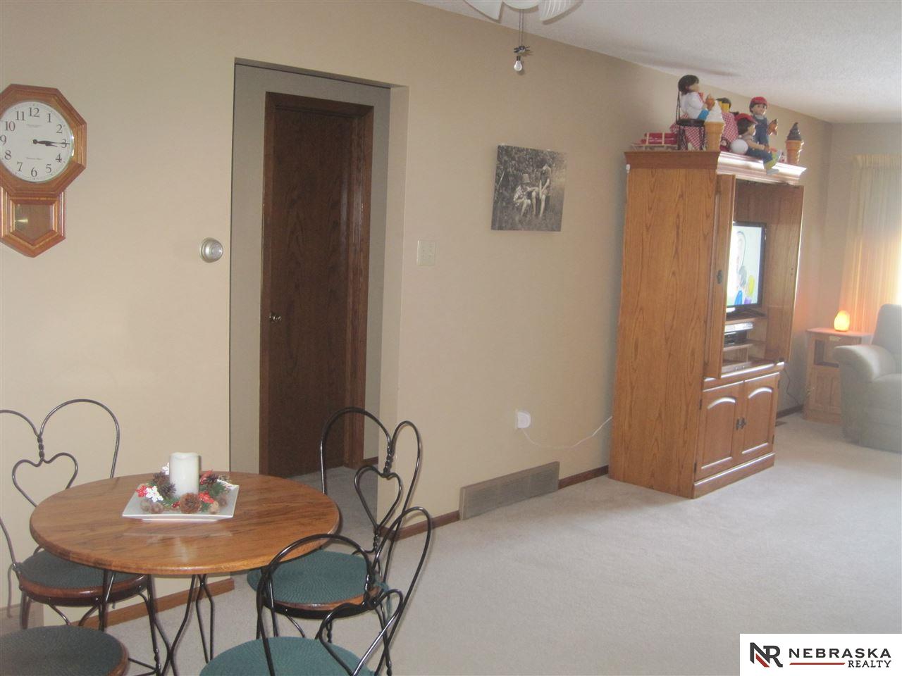 203 E 3rd, Oakland, NE 68045