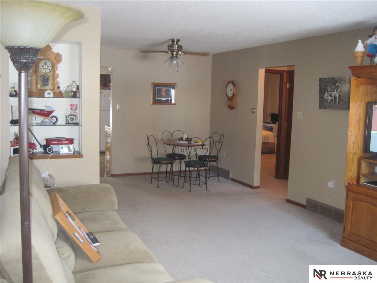 203 E 3rd, Oakland, NE 68045
