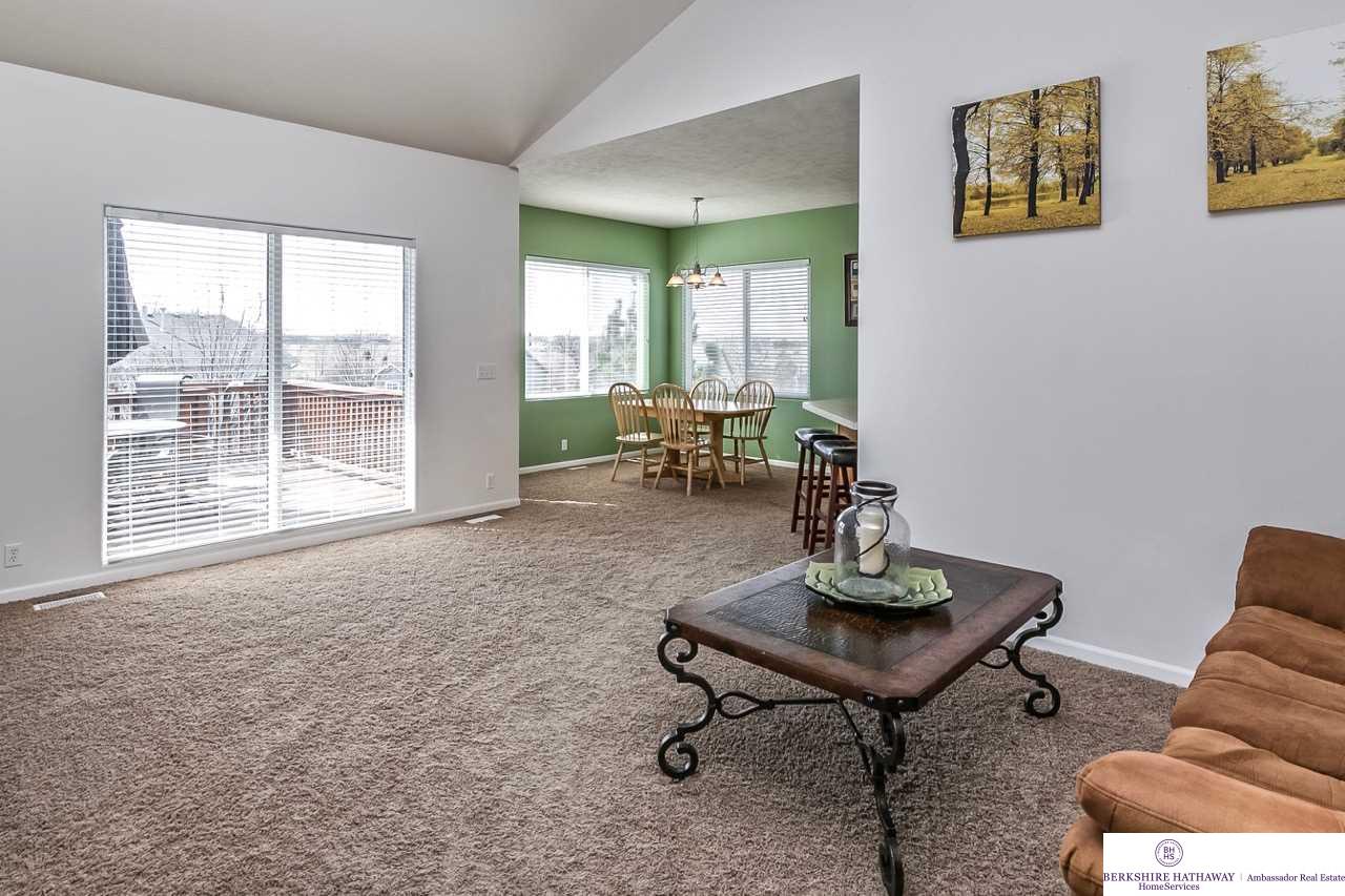 1111Edward, Papillion, NE 68046