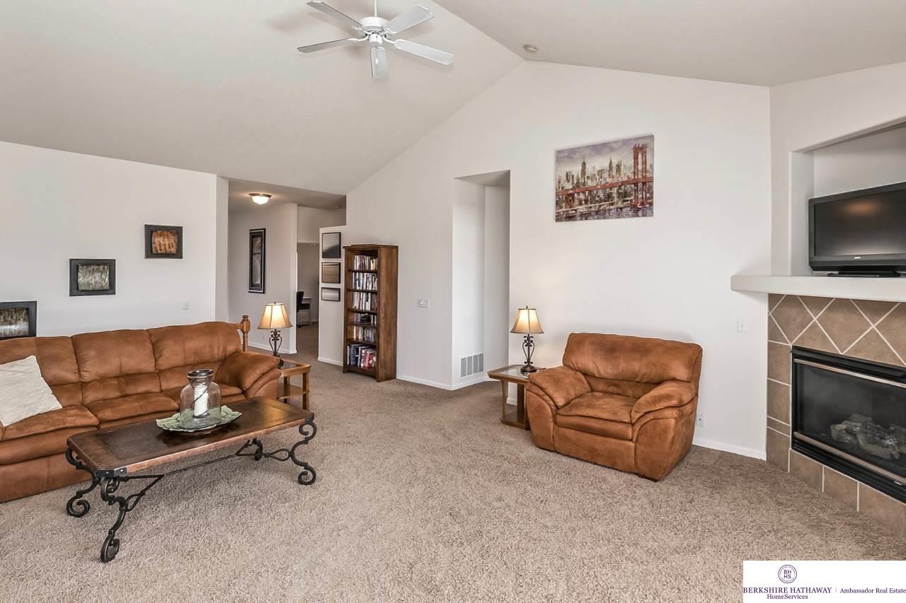 1111Edward, Papillion, NE 68046