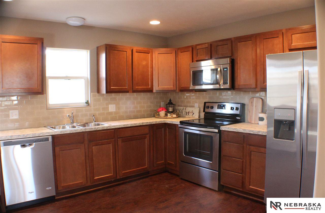 210 N 2, Springfield, NE 68059