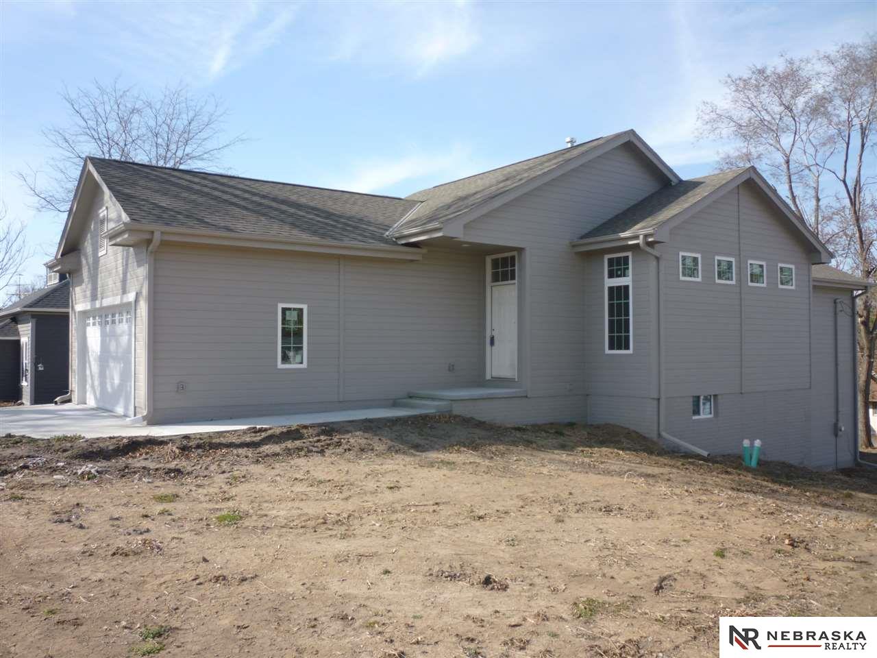 380Maple, Springfield, NE 68059