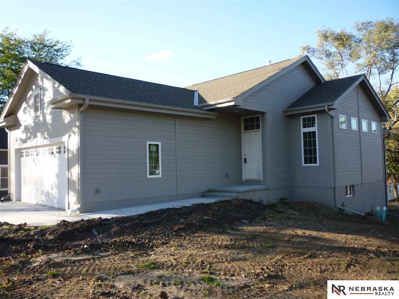 380Maple, Springfield, NE 68059