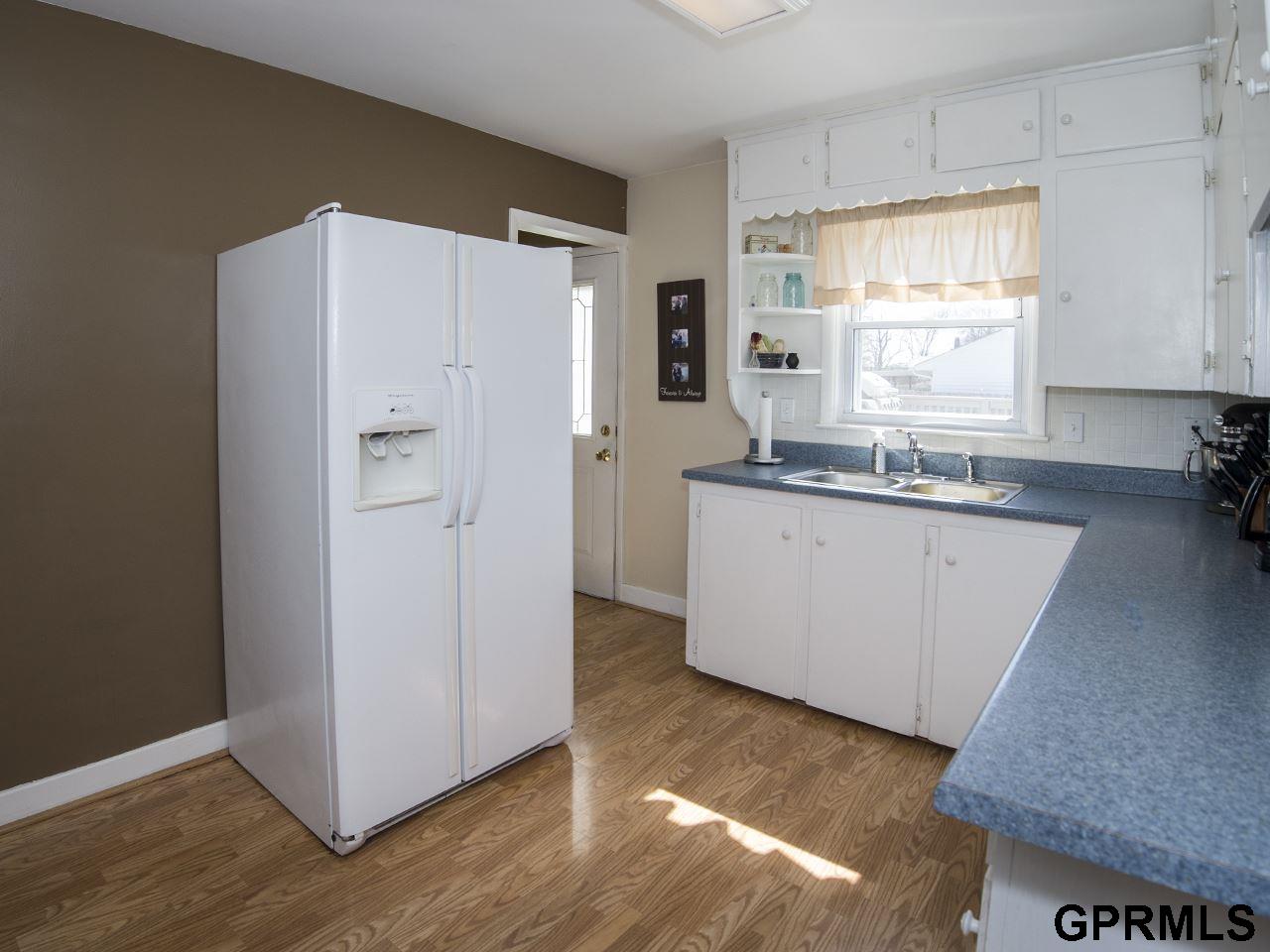 207 E Gardiner, Valley, NE 68064